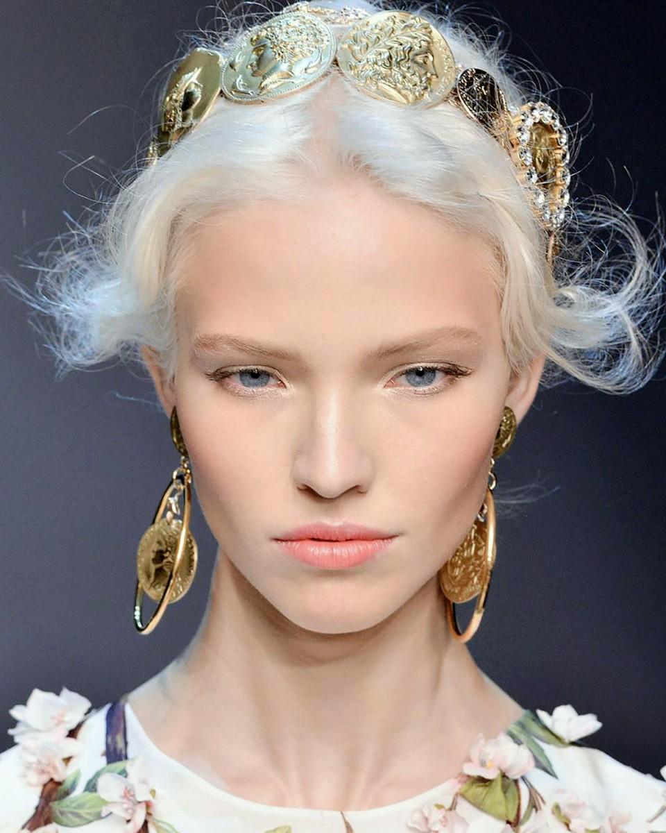 960x1200 Sasha Luss Wallpaper