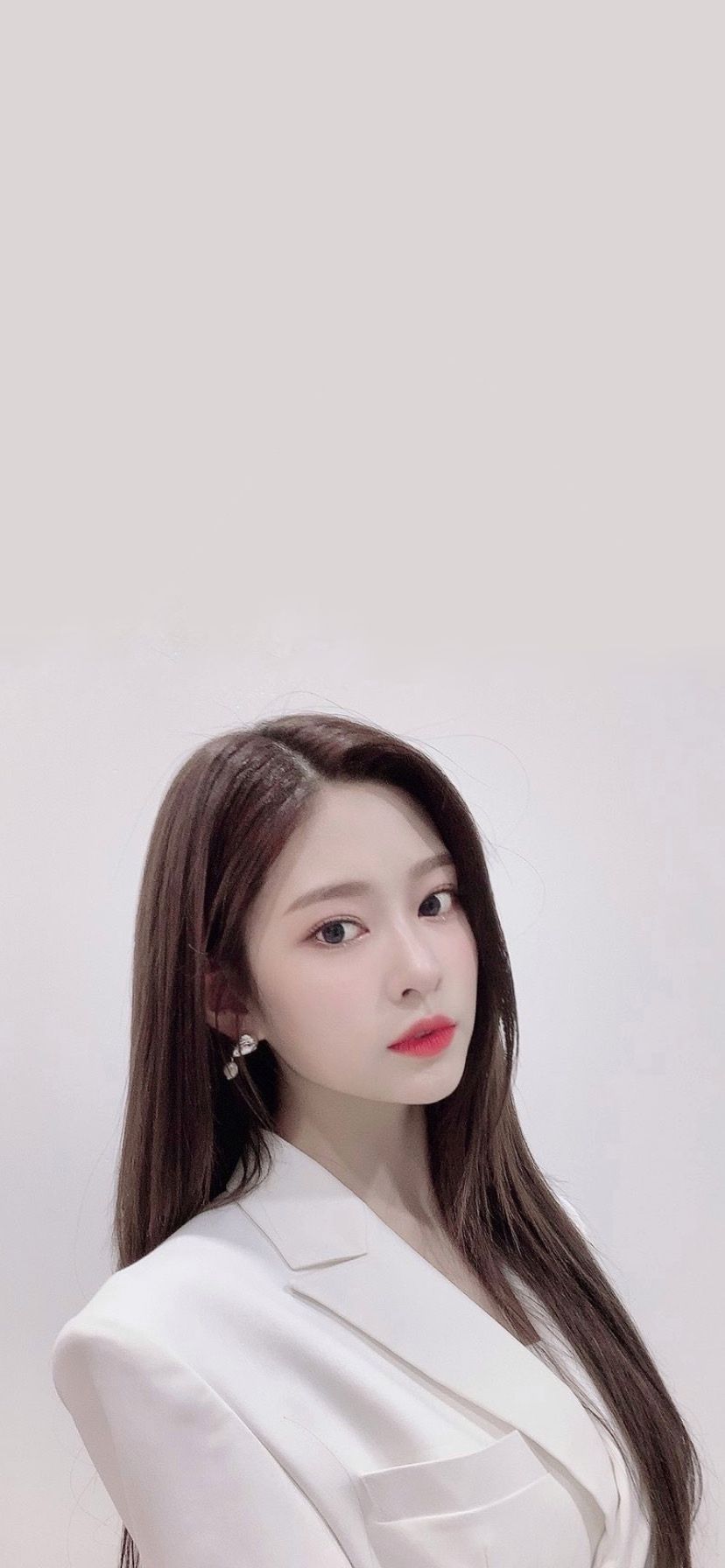 828x1792 Minju Phone Wallpaper