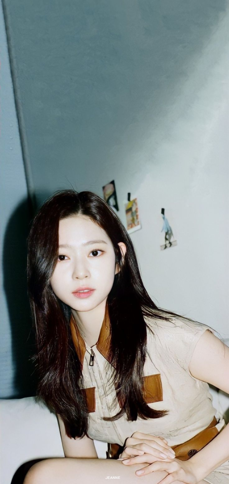 736x1553 Kim minju wallpaper. Izone wallpaper, Minju izone, Iz one minju