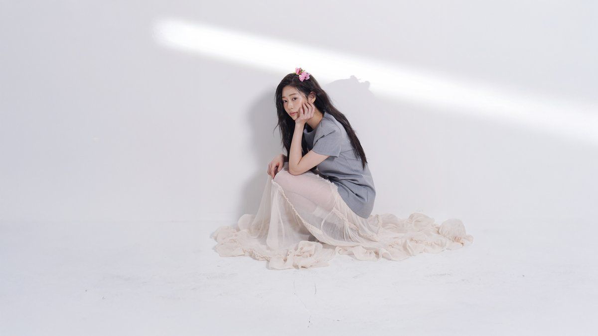 1200x675 김민주 #민주 #KimMinju #Minju #배경화면 #Wallpaper #LockScreen Minju 260312 twt PC Wallpaper