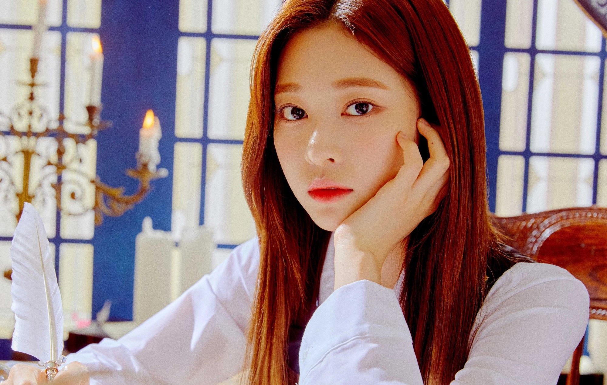 2000x1270 IZ*ONE' Kim Min Ju Reportedly Rejects Offer To Join HYBE Girl Group