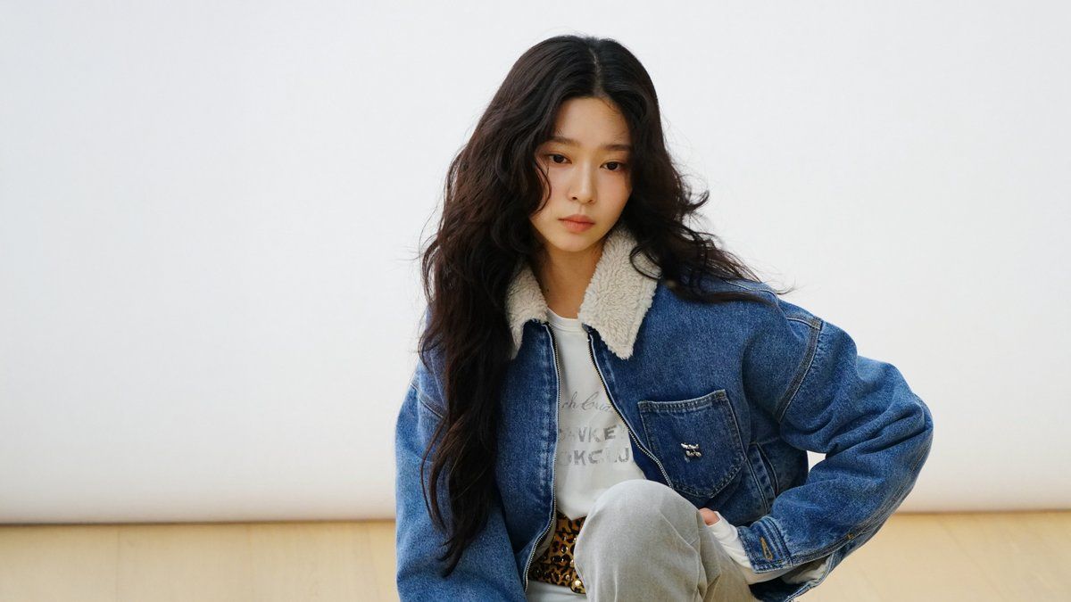 1200x675 김민주 #민주 #ミンジュ #KIMMINJU #밍주 #MINJU #배경화면 #Wallpaper #LockScreen Minju 250115 twt PC Wallpaper