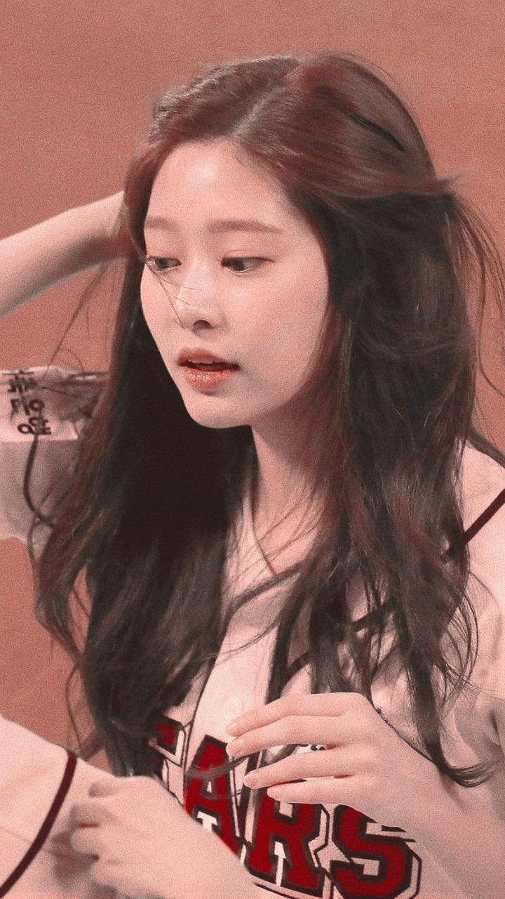 720x1280 Kim Minjoo Wallpaper