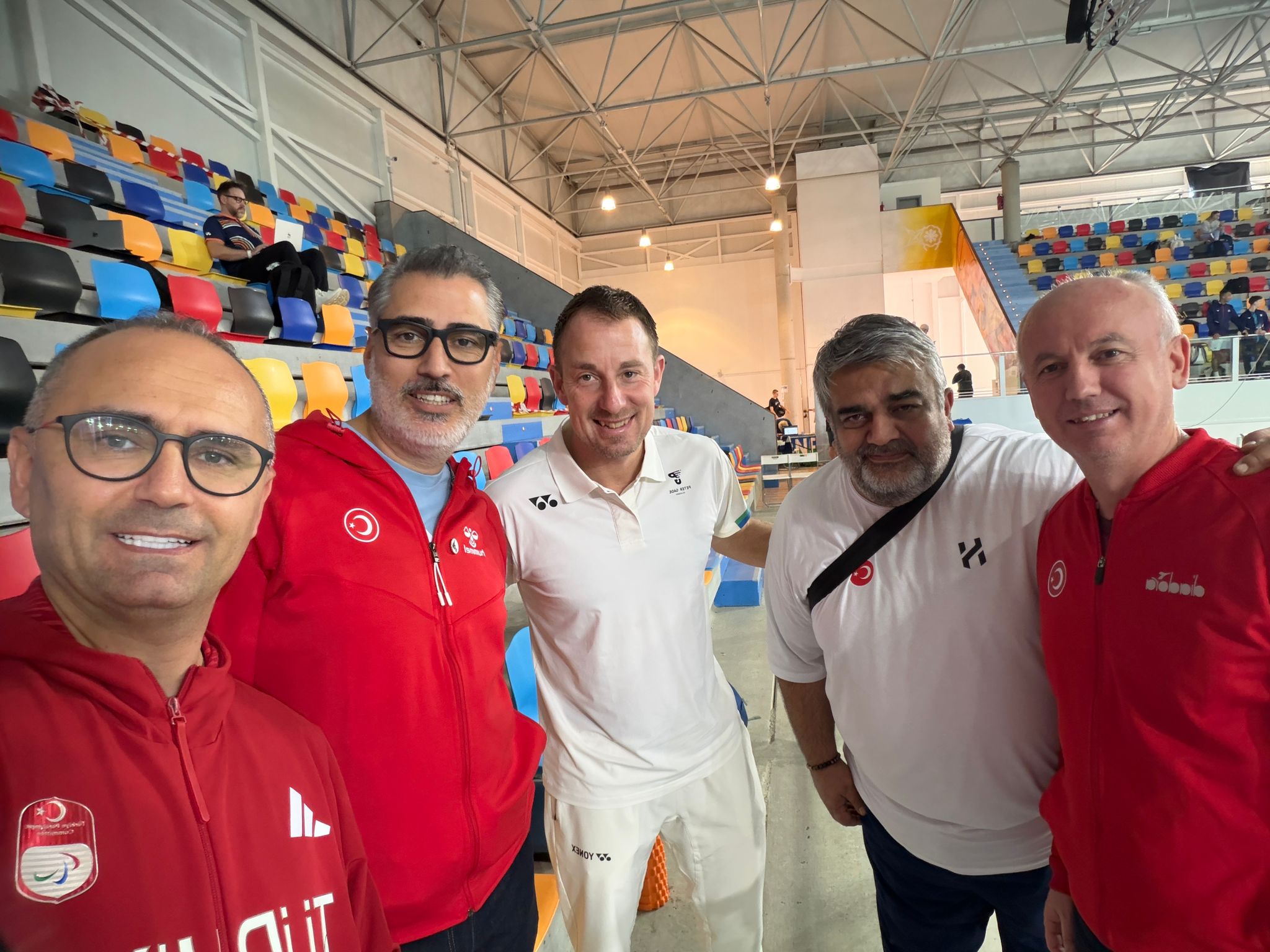 2048x1536 Efsane Badmintoncu Peter GADE'e Davet
