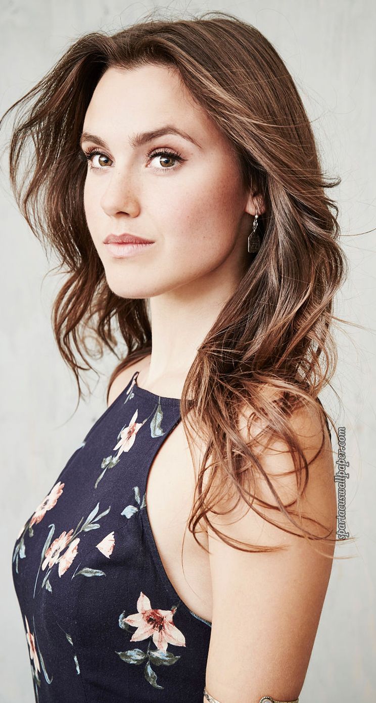 744x1392 Poppy Drayton II. Desktop Background. Mobile Home Screens