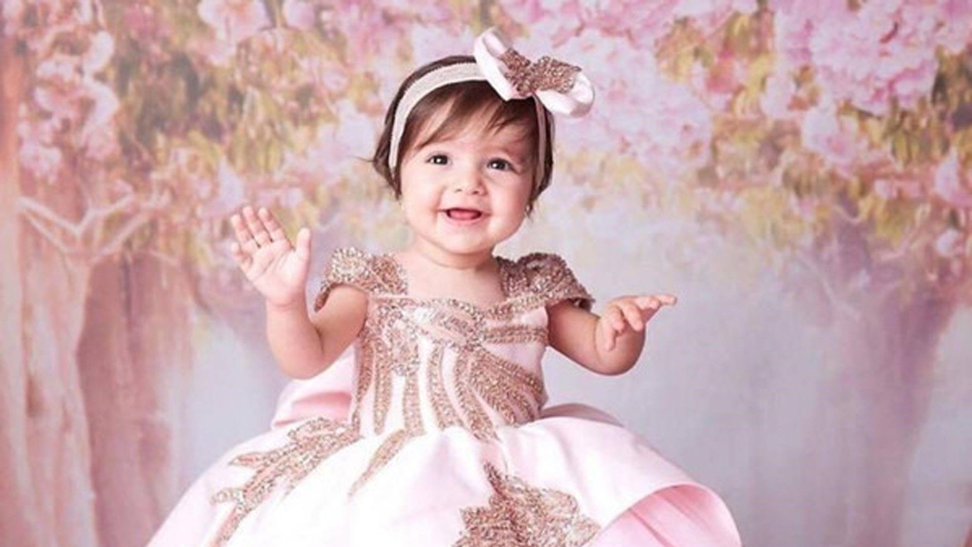 1920x1080 Cute Girl Child With Smile Is Wearing Light Pink Dress HD Cute Wallpaper