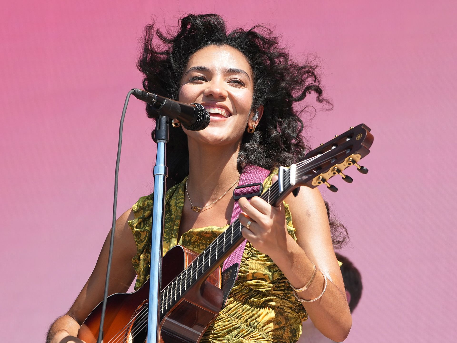 1920x1440 Olivia Dean made us a playlist of stone cold bangers, and it's so easy to love