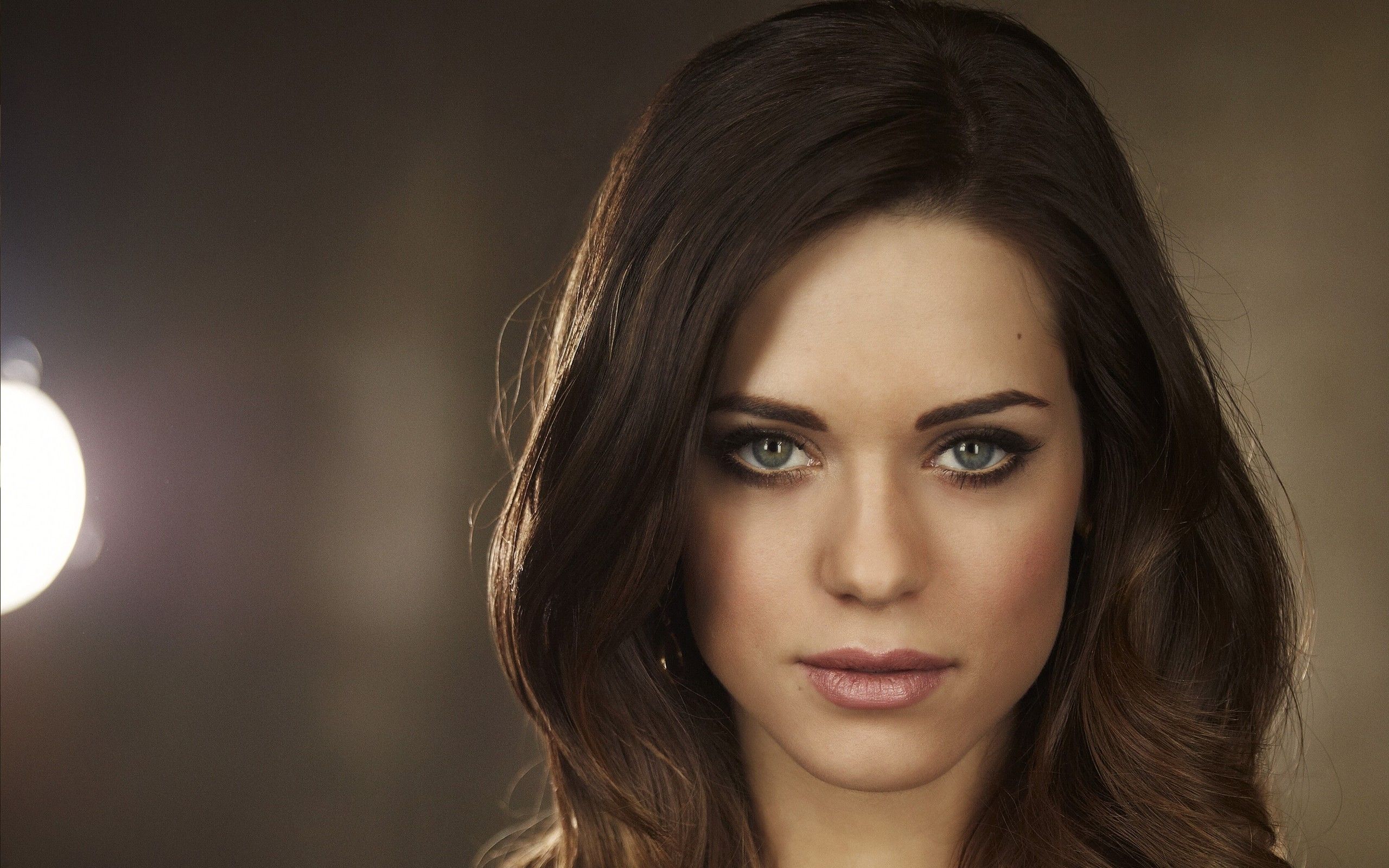 2560x1600 Wallpaper face, actress, brunette, green eyes, Lyndsy Fonseca, Lyndsey Fonseca for mobile and desktop, section девушки, resolution 2560x1600