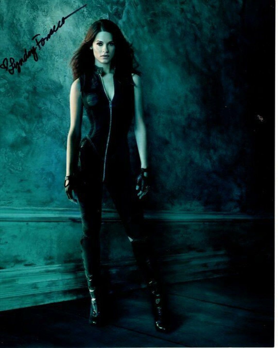 1080x1350 Lyndsy Fonseca Signed Autographed 8x10 Nikita Alex Photo