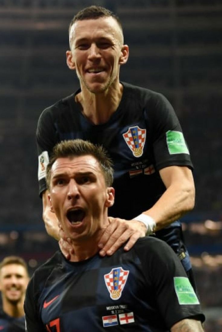 735x1102 Croatia 2 1 England Mandžukić And Ivan Perišić (Photo Credit : Dan Mullan Getty Image)