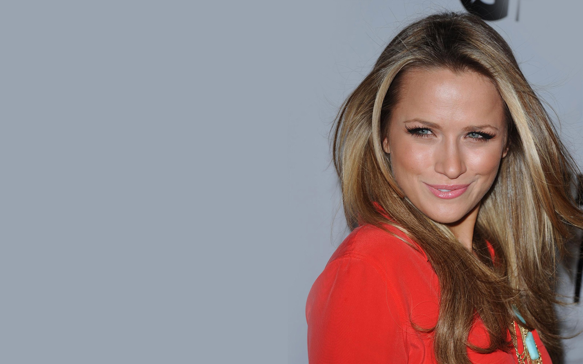 2048x1280 Wallpaper look, smile, model, actress, Shantel VanSanten for mobile and desktop, section девушки, resolution 2048x1280
