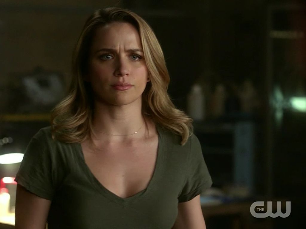 1024x768 Shantel Vansanten = Julia Roberts + Meghan Markle. (Please tell me you see this too)
