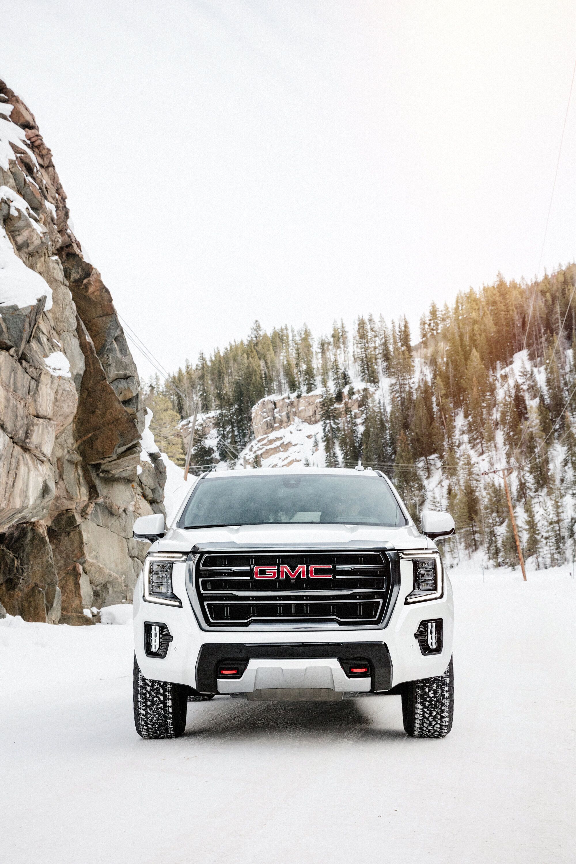 2000x3000 GMC Wallpaper