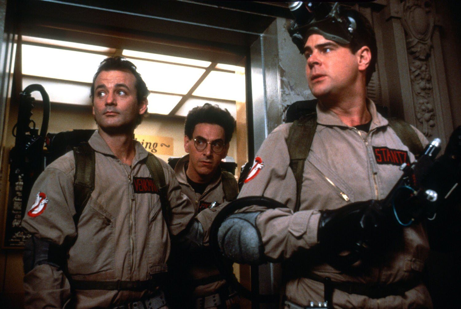 1500x1006 Ghostbusters HD Wallpaper: Iconic Moments with Aykroyd, Murray, and Ramisx1006