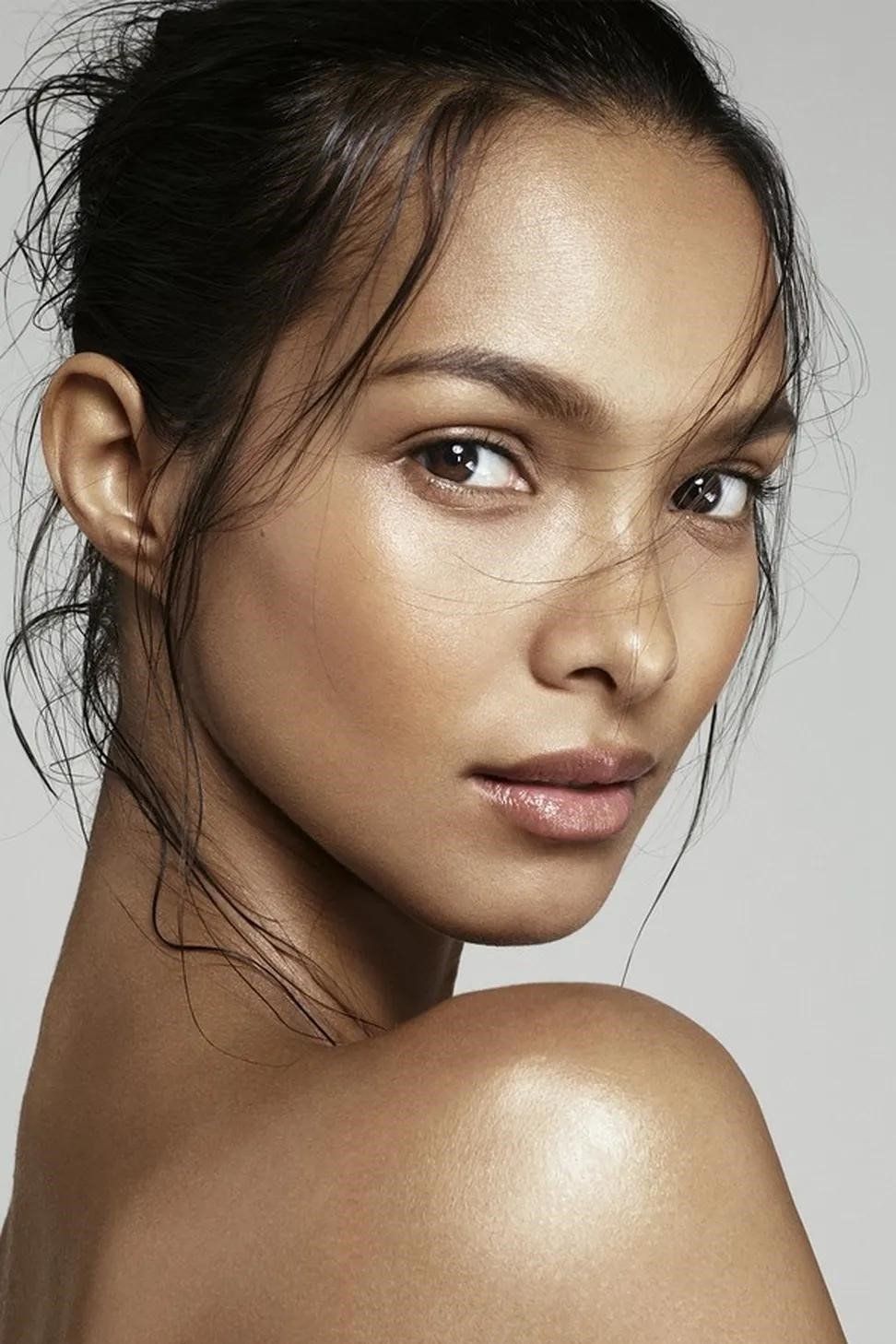 972x1458 Lais Ribeiro Image