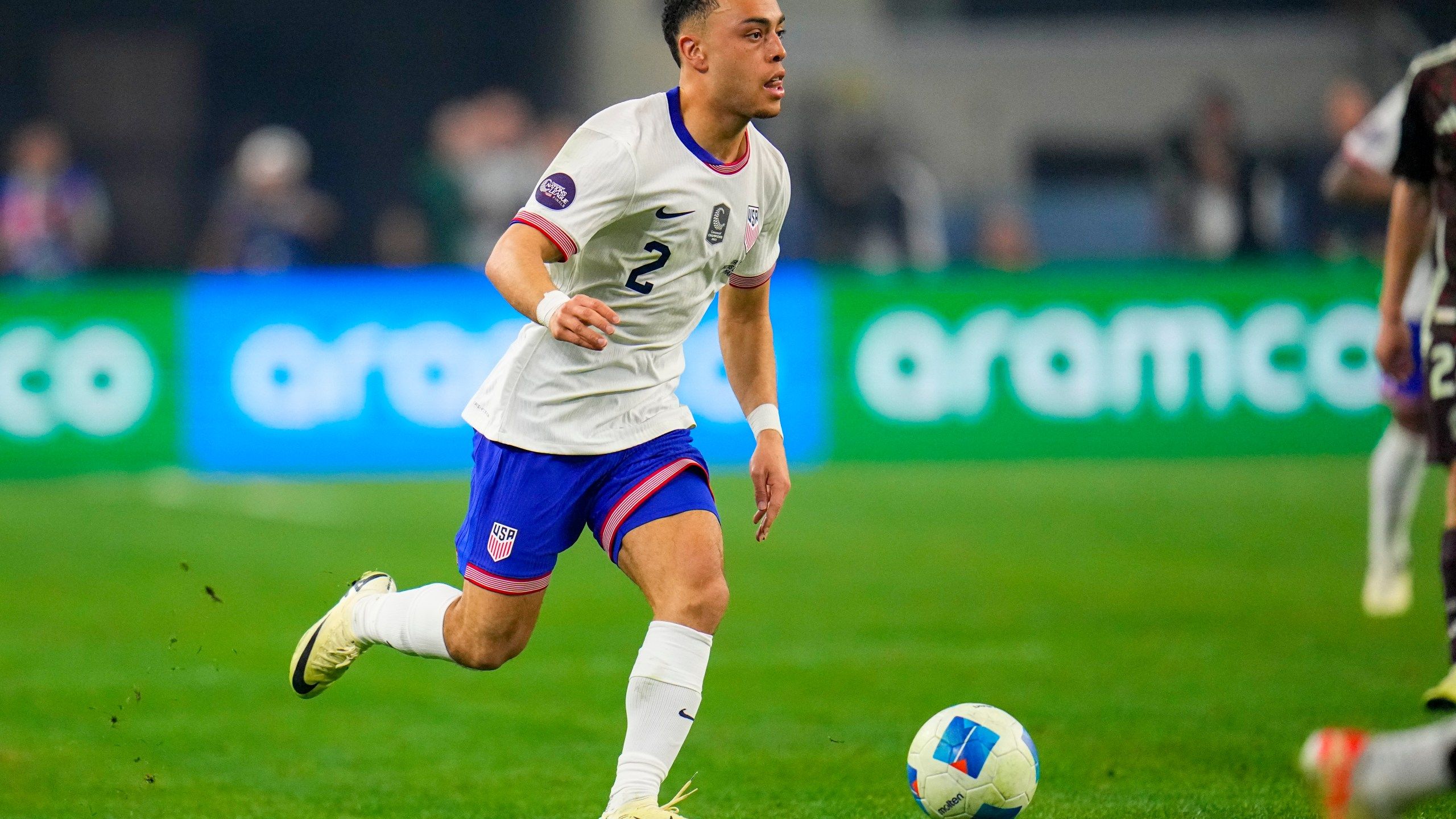 2560x1440 Sergiño Dest to miss CONCACAF Gold Cup, further weakening US in last tournament before World Cup
