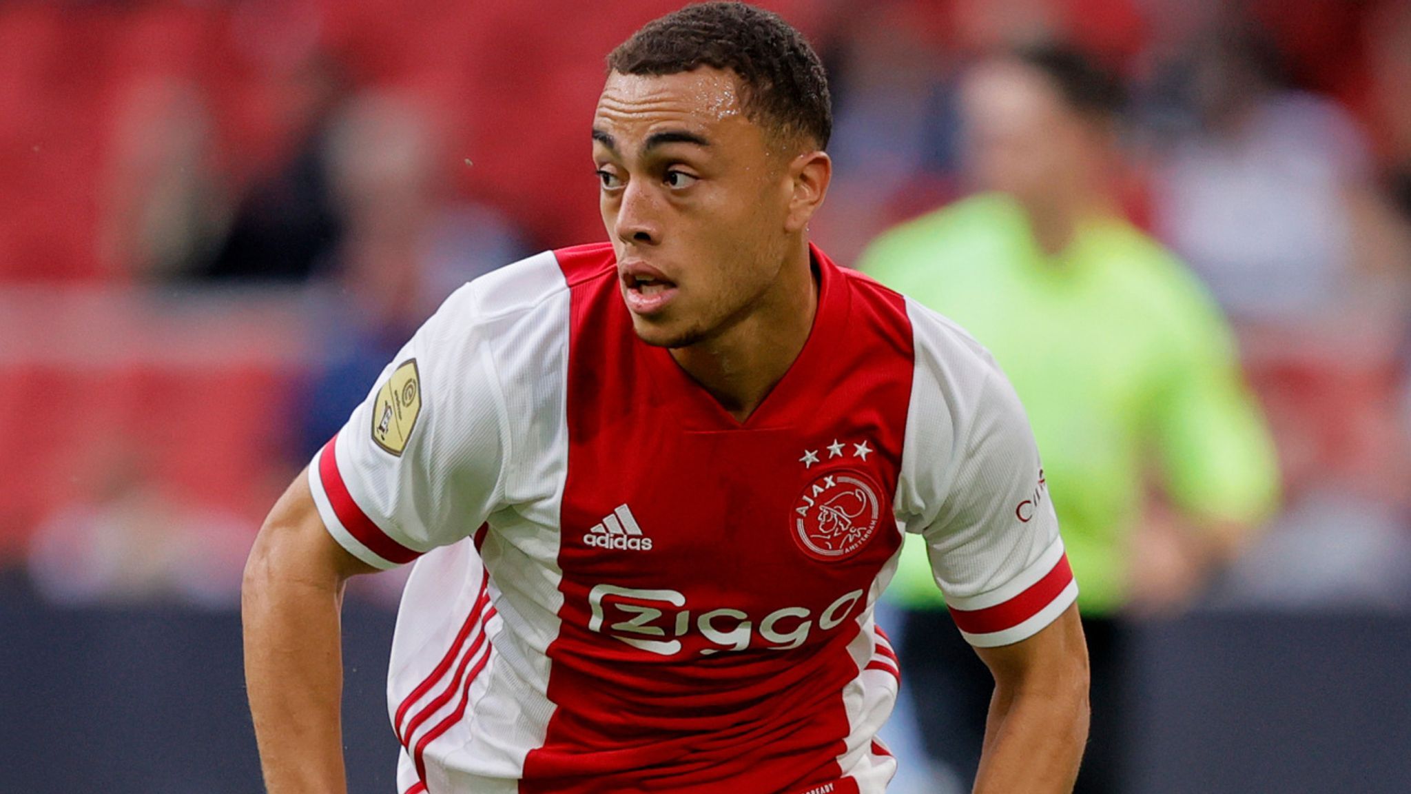 2048x1152 Sergino Dest: Barcelona Sign Ajax Right Back In £23.8m Deal