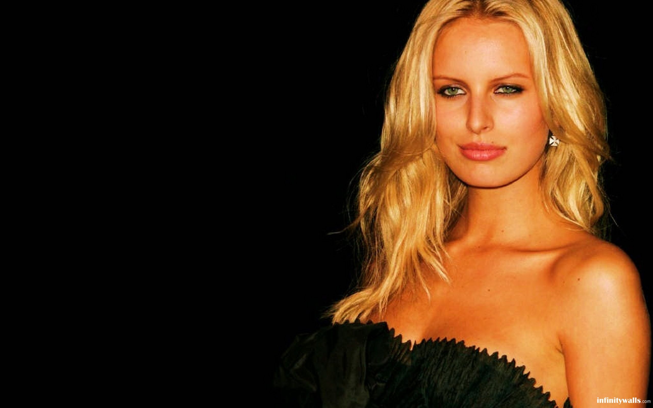 2560x1600 Free Kristanna Loken 4K Wallpaper & Desktop HD Background for PC