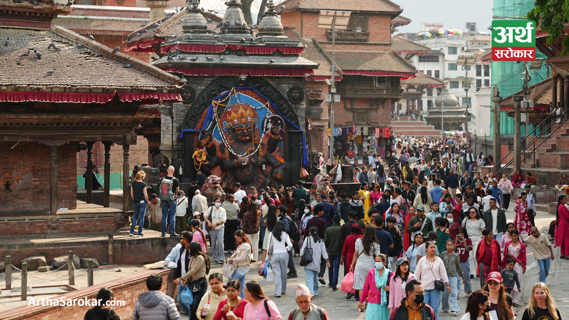 1920x1080 Crowds of people visiting Basantapur on Sunday after holiday (Photos)