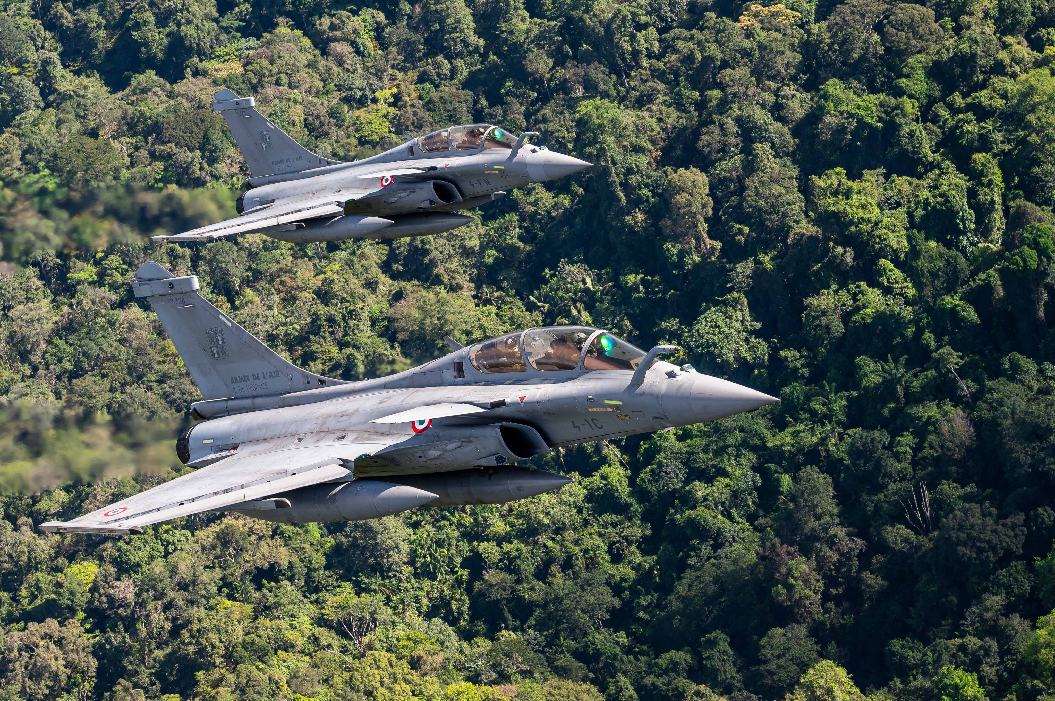 4096x2725 French Air Force Rafales during CAP in French Guiana in preparation for Ariane 6 launch [Album]