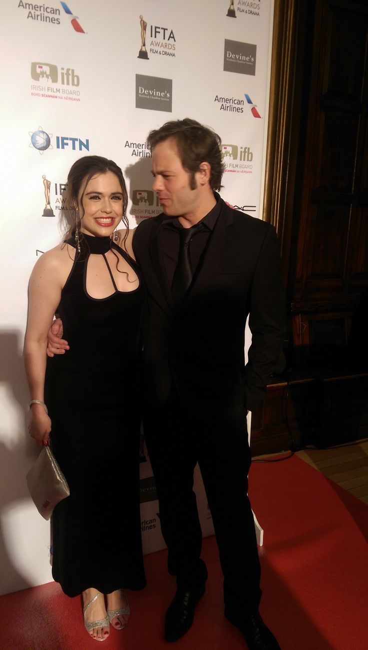 736x1301 Jennie Jacques ha Saxon #playfight on the #redcarpet #tbt to the #awardwinning #actor 2016 a fantastic evening!