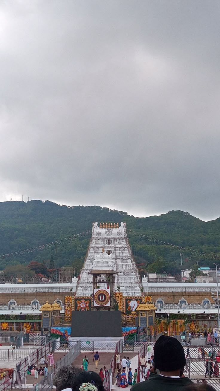 736x1308 tirupati temple