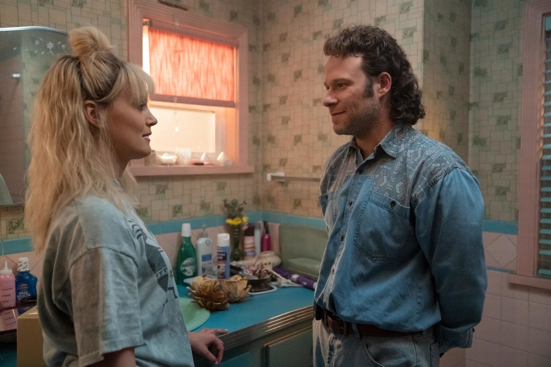 1920x1280 Download Taylor Schilling Seth Rogen TV Show Pam & Tommy HD Wallpaperx1706