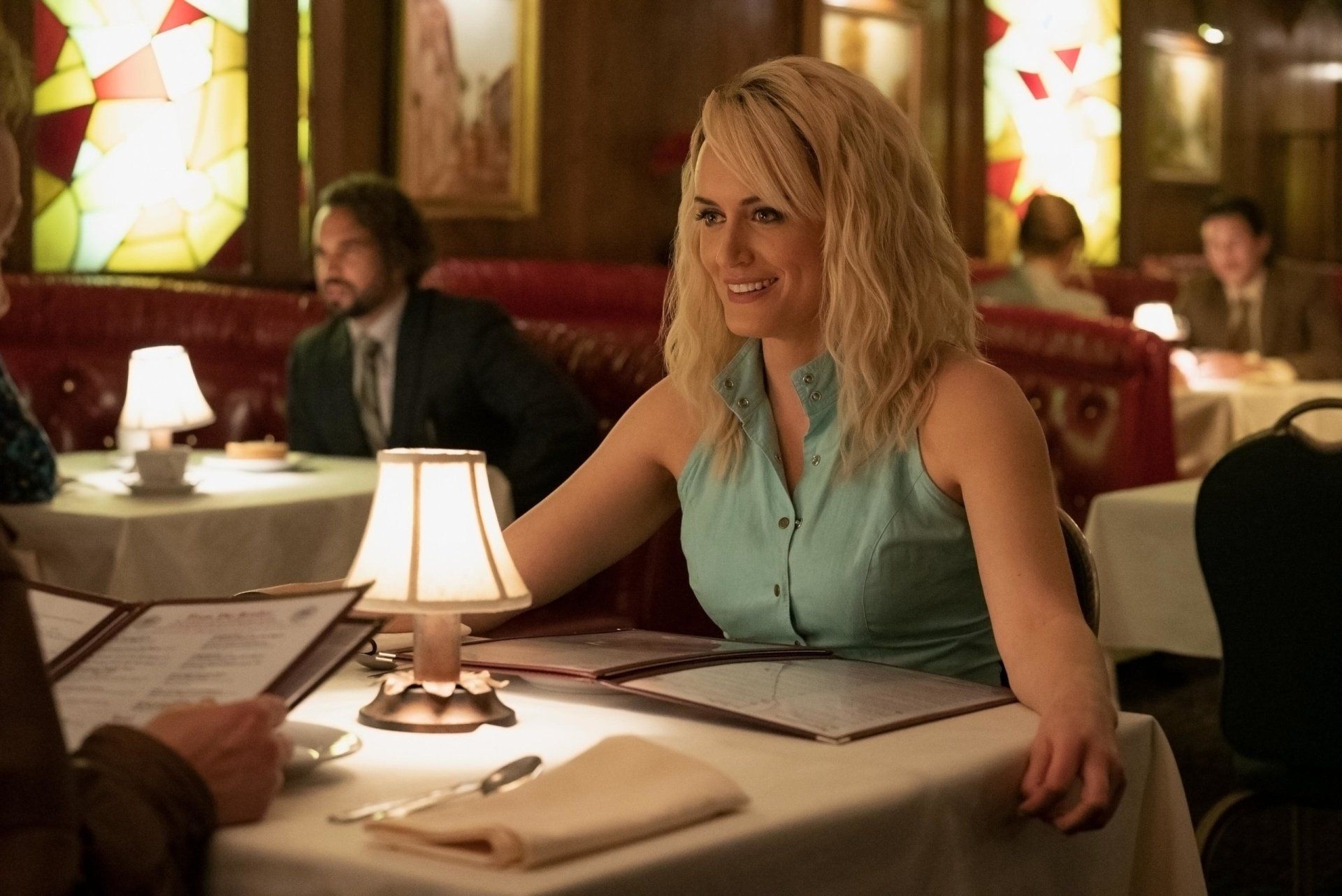 1920x1282 Download Taylor Schilling TV Show Pam & Tommy HD Wallpaperx1709