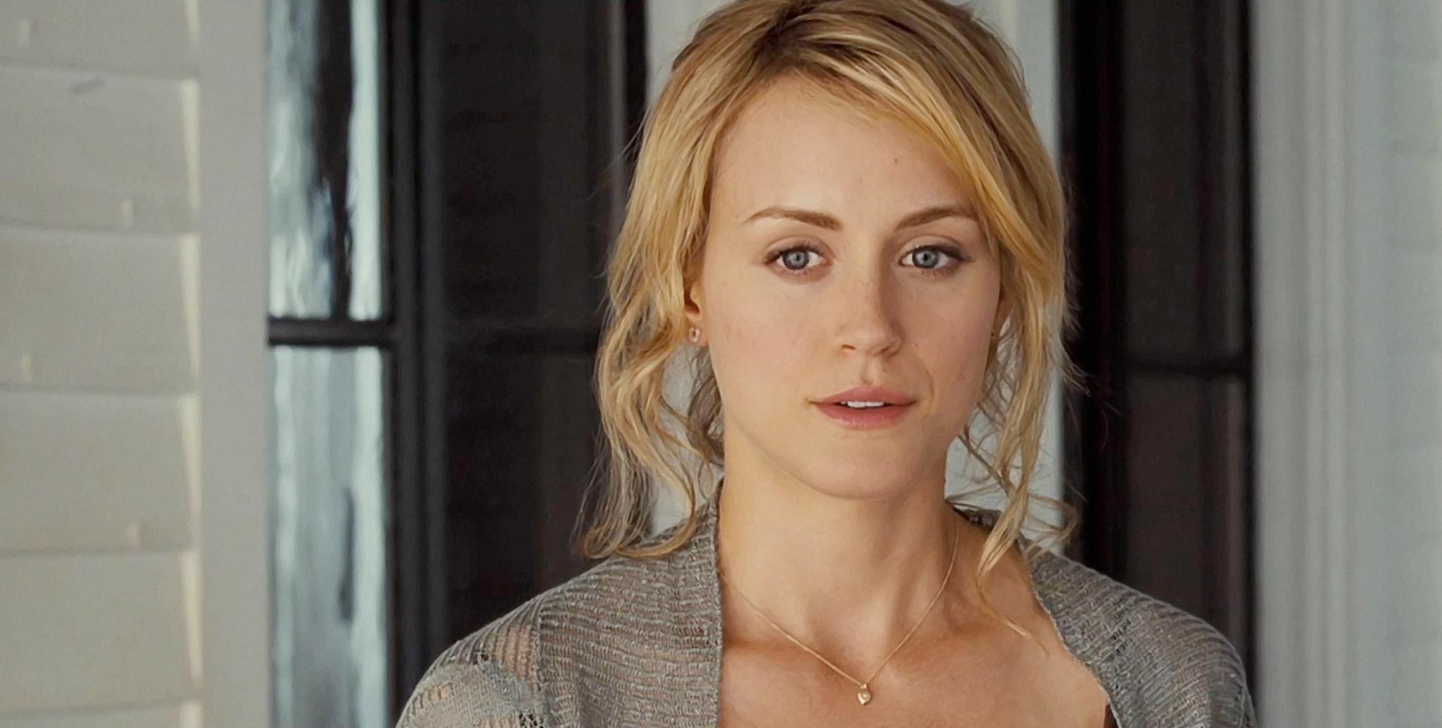 2048x1034 THE LUCKY ONE Featurette and Poster