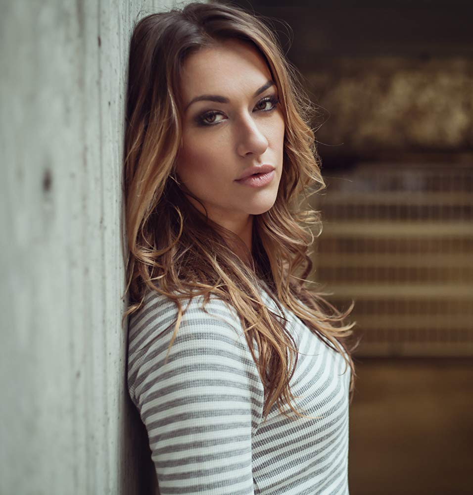 956x1000 Tasya Teles Wallpaper