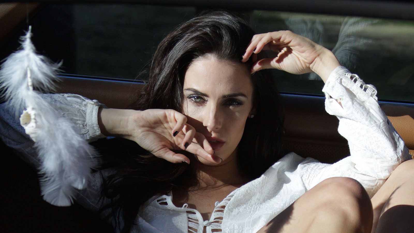 1600x900 Jessica Lowndes