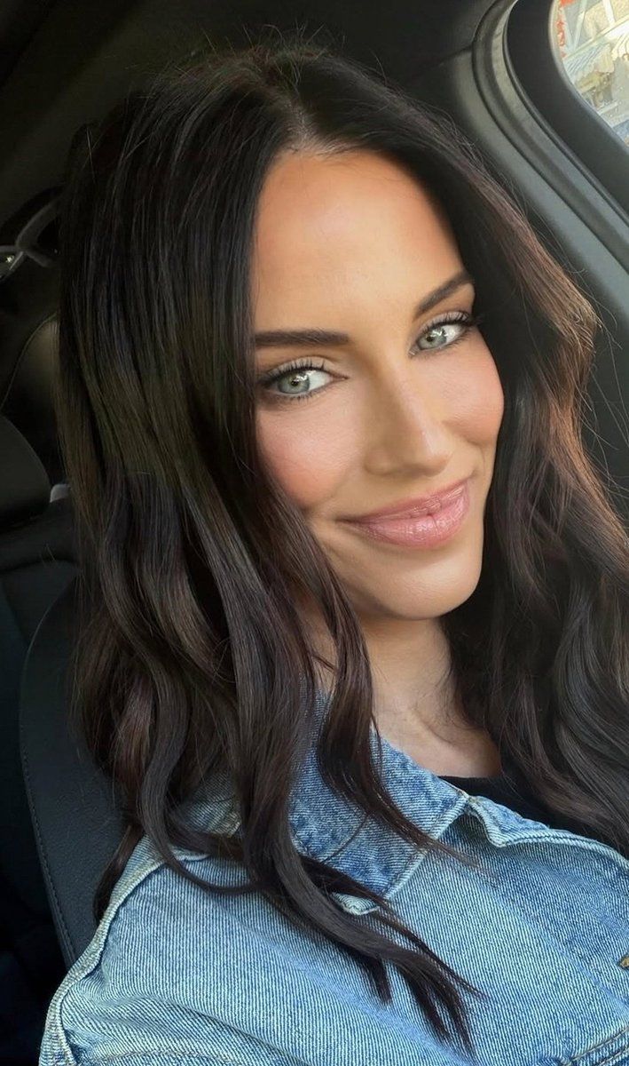 709x1200 Jessica Lowndes