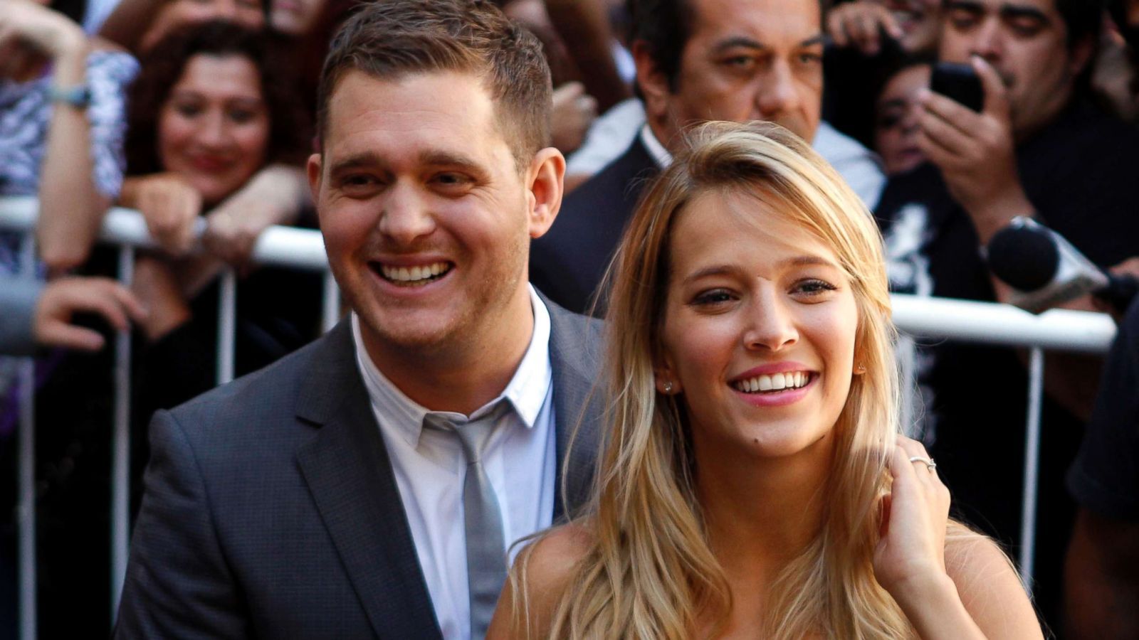1600x900 Michael Buble and wife Luisana Lopilato welcome a baby girl