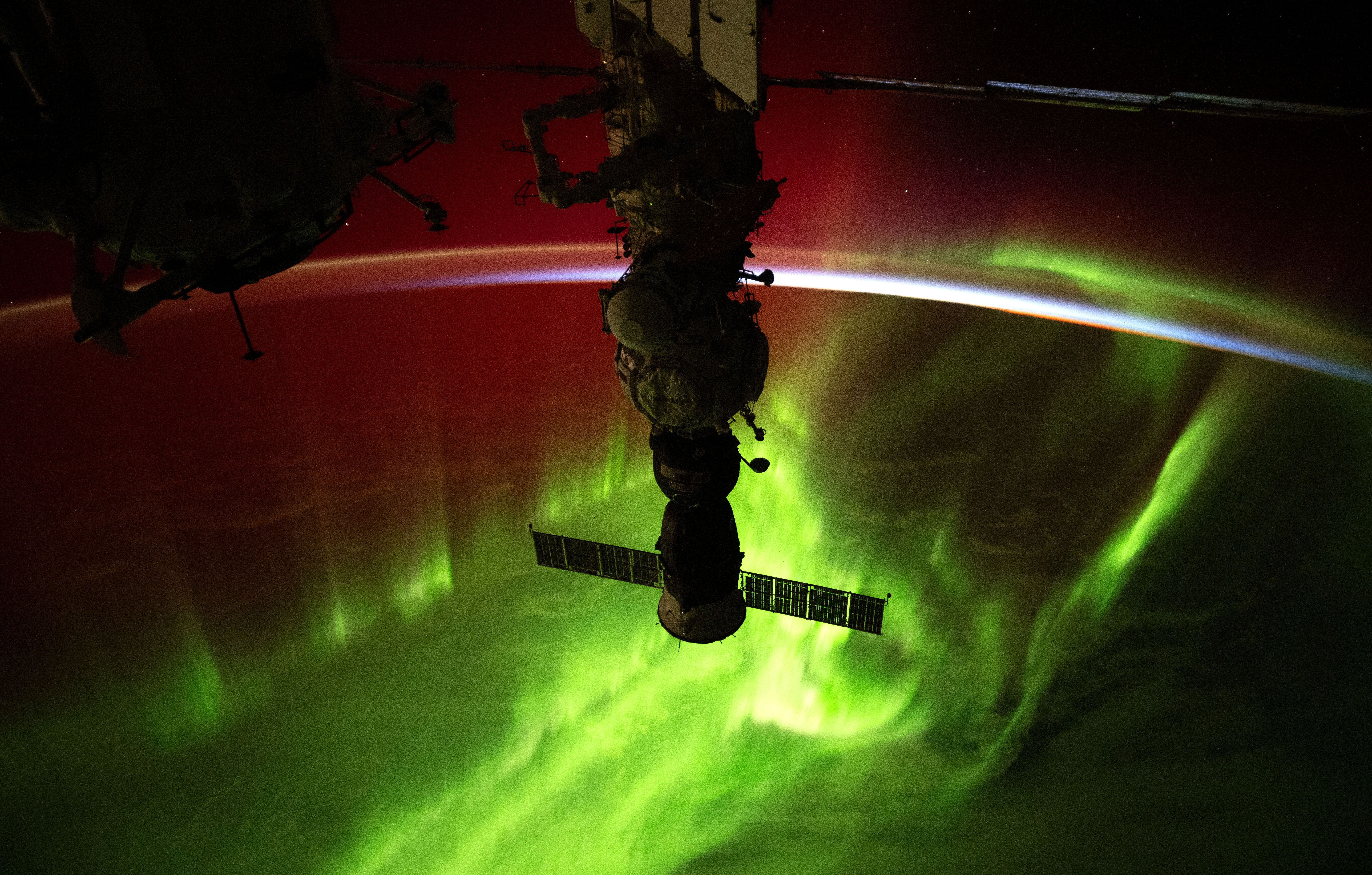 8256x5265 The Colors of the World, Seen From the International Space Station
