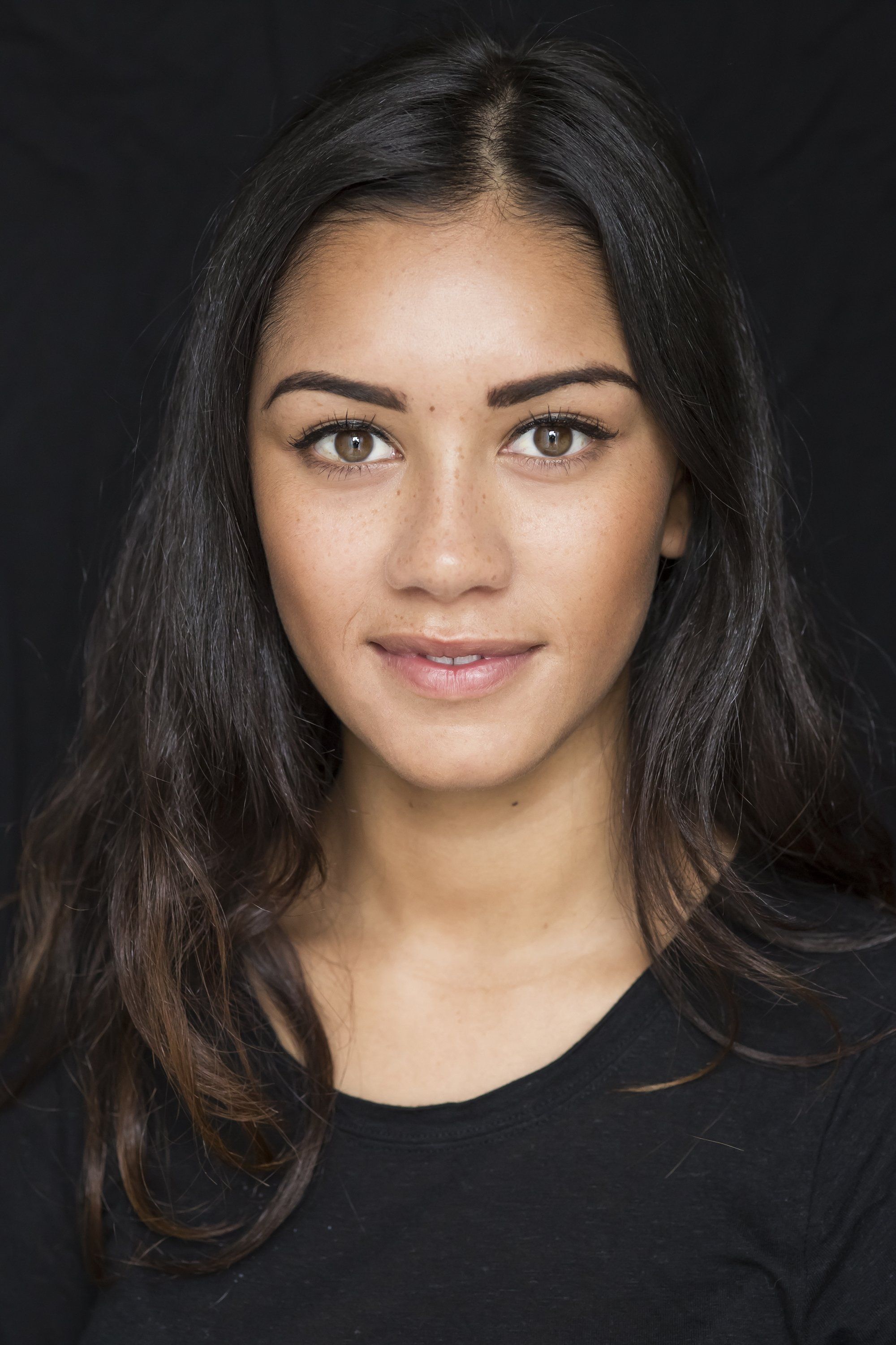 2000x3000 Luciane Buchanan Image