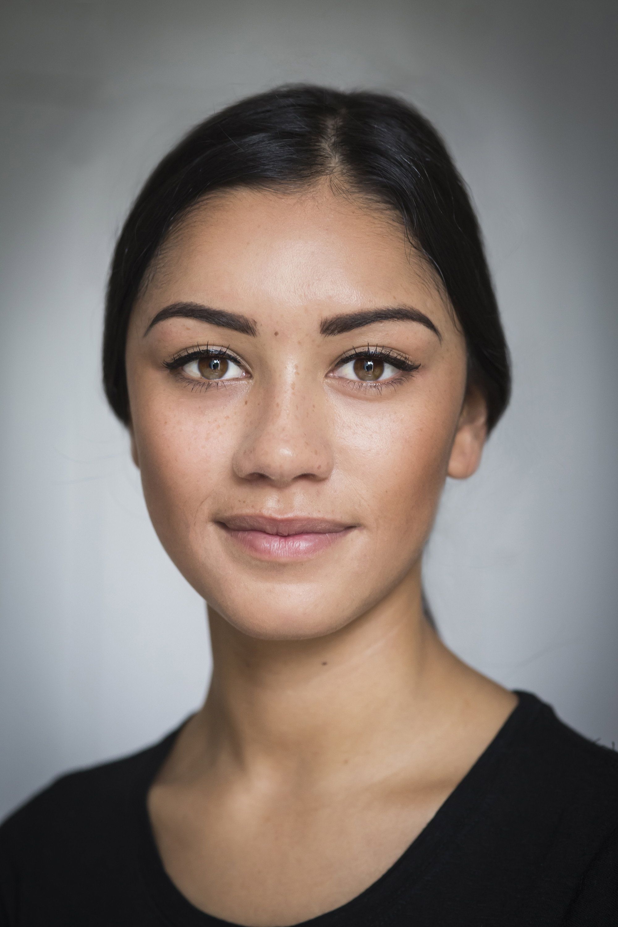2000x3000 Luciane Buchanan Image