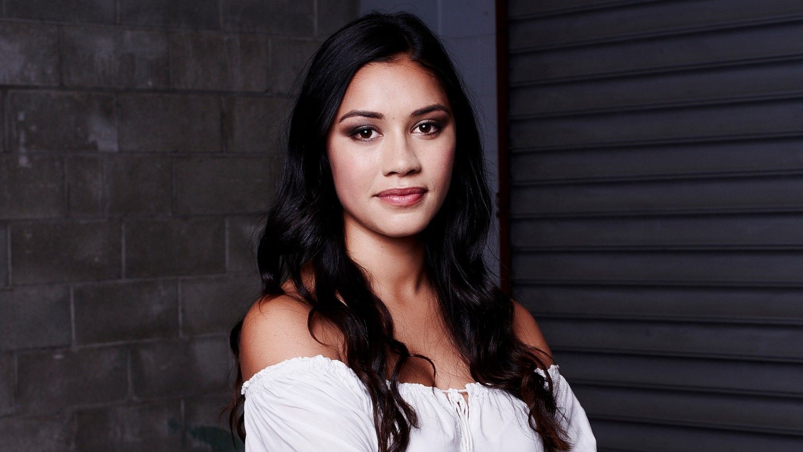1600x900 All about celebrity Luciane Buchanan! Watch list of Movies online: Power Rangers Dino Charge Chief of War 1 (HDR)! Fusion Movies
