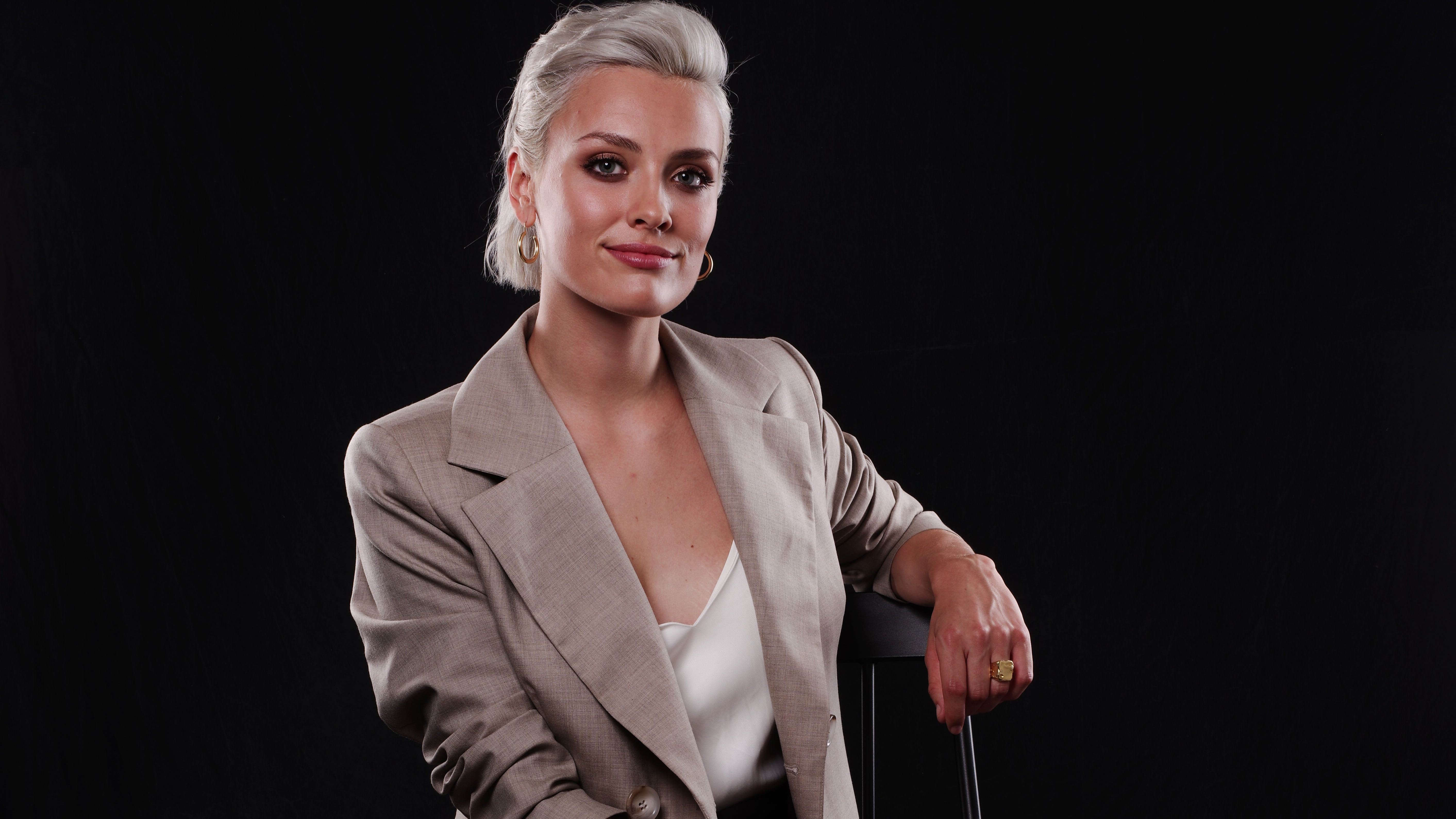 5650x3178 Wallis Day Wallpaper