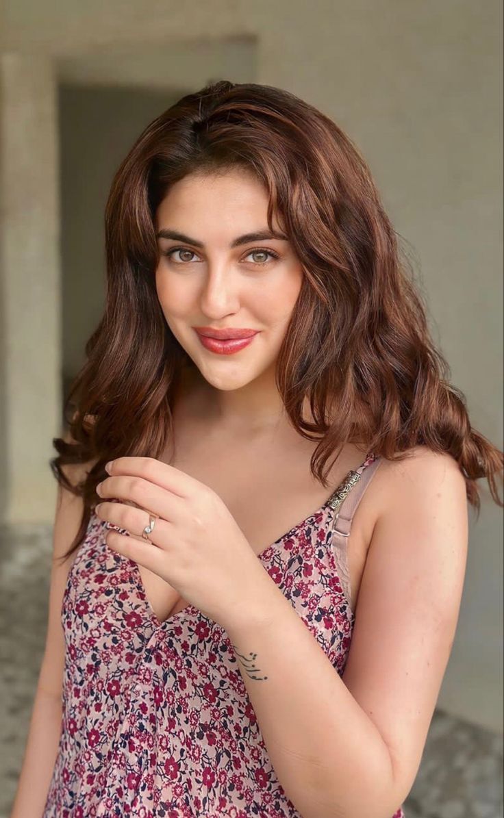 736x1195 Samreen Kaur