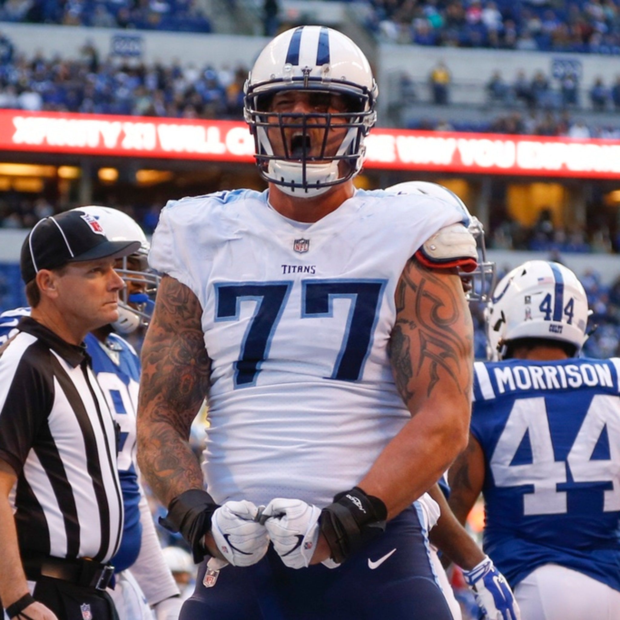 2048x2048 Taylor Lewan On The Field