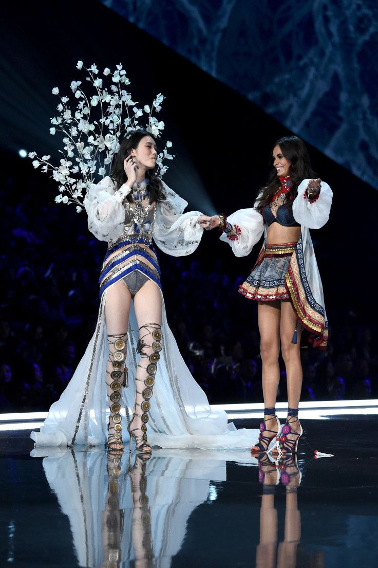 736x1105 Who Is Gizele Oliveira? 11 Things To Know About Brazilian Model Making Victoria's Secret Debut