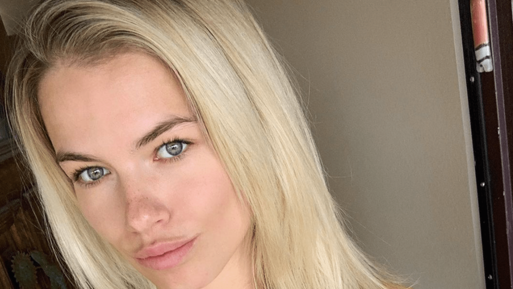 2048x1152 Green Bae Hailey Clauson - Hottest Packers Fan