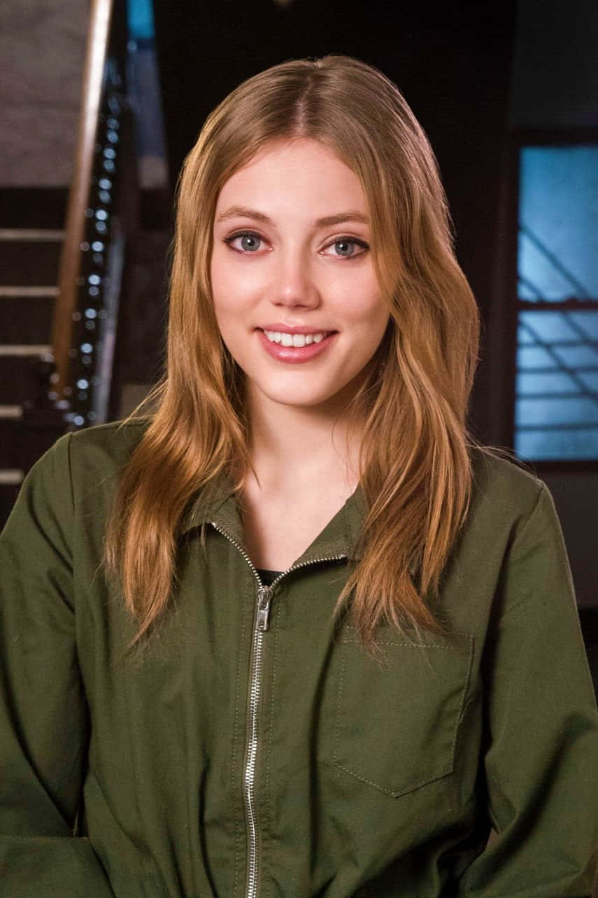 855x1283 Download Grace Van Dien Smiling on Camera Wallpaper