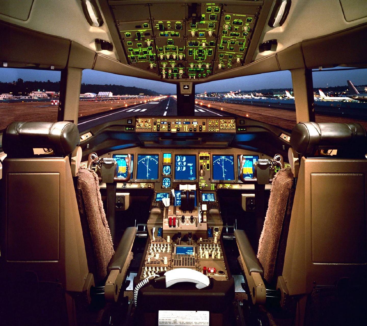 1440x1280 BOEING 777 wallpaper