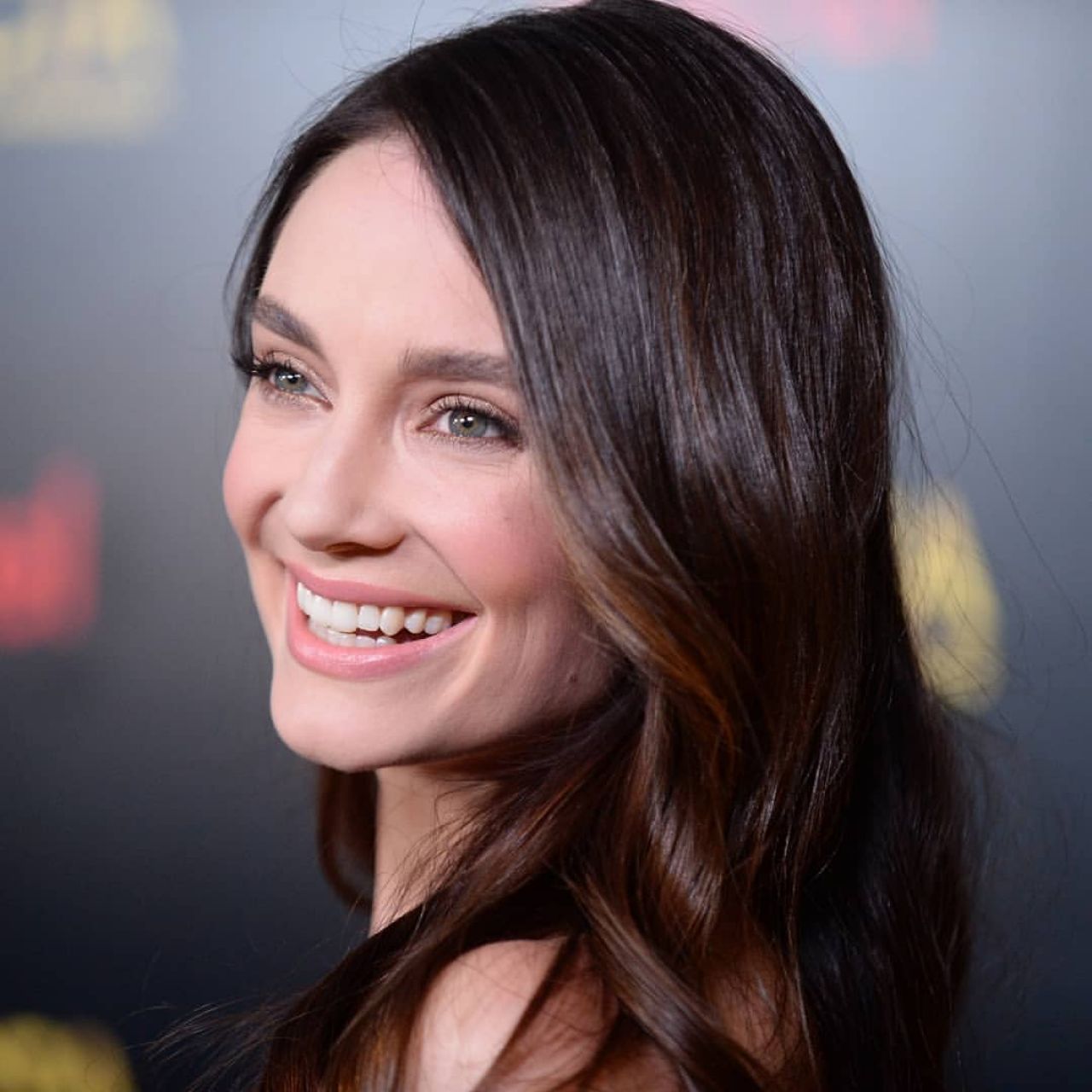 1280x1280 Mallory Jansen Outfits & Style Photo • CelebMafia