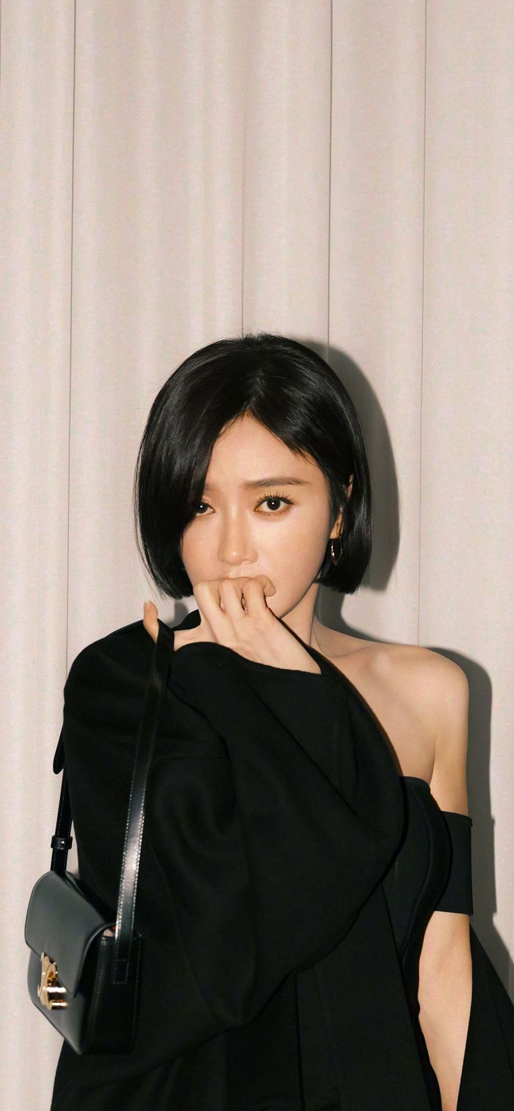 736x1589 Seo ye ji wallpaper. Chinese catwoman, Qianlong chinese lacquer, Qin lan