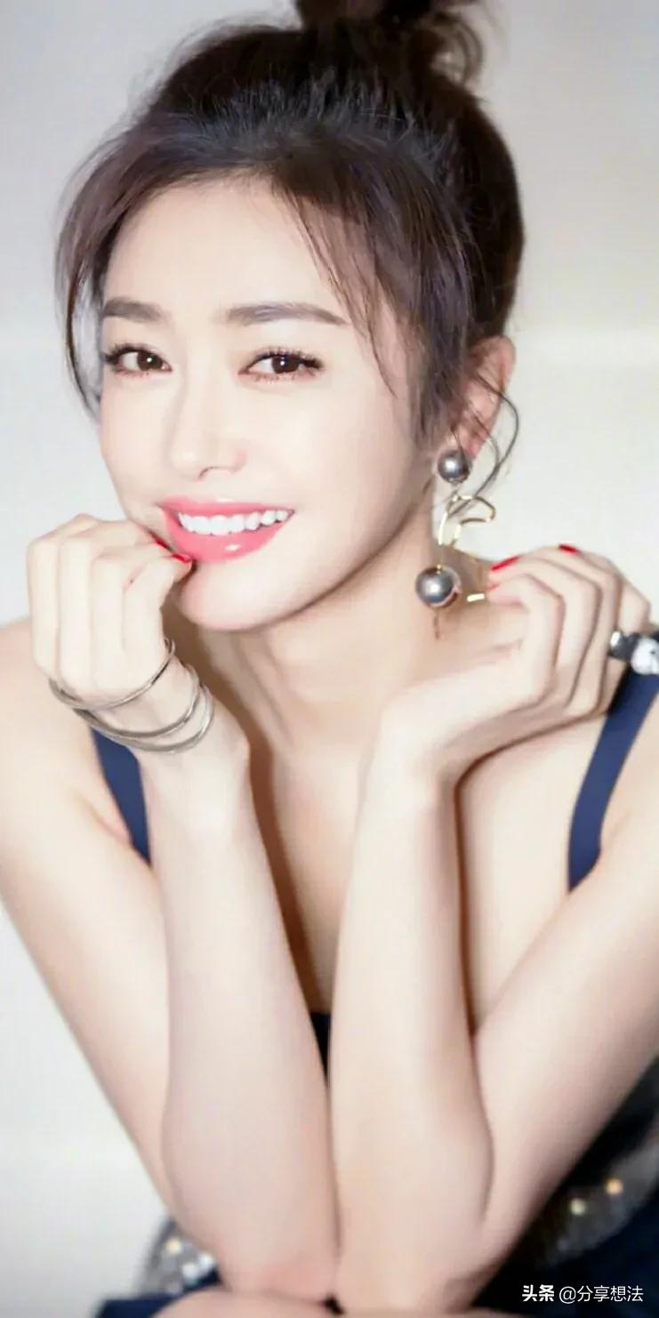741x1482 High Value Goddess Qin Lan Wallpaper