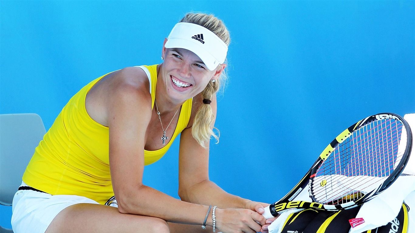 1366x768 Caroline Wozniacki Sports HD Wallpaper