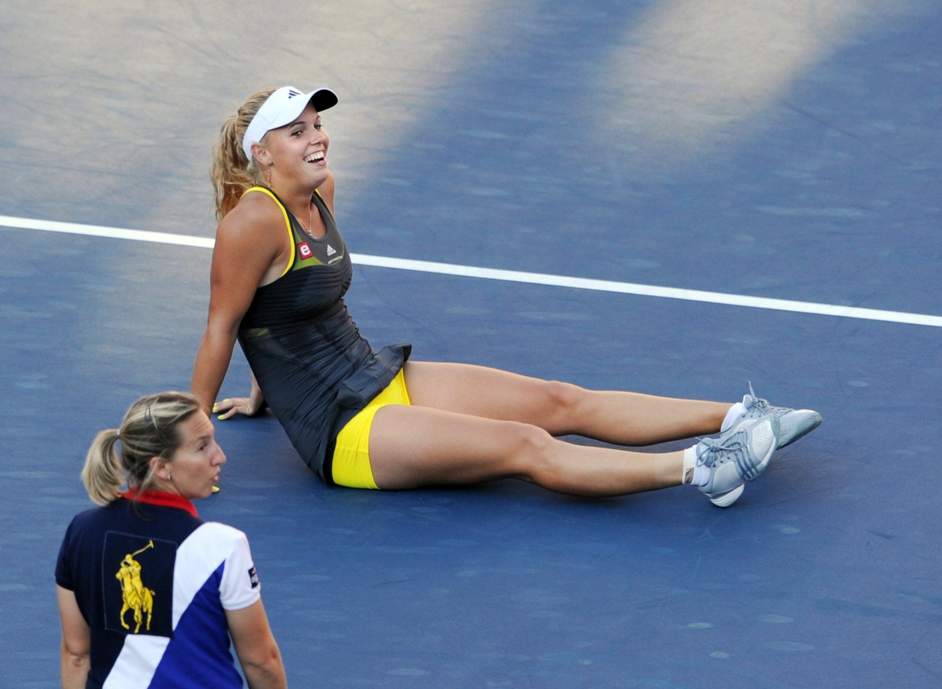 1920x1404 Caroline Wozniacki: Triumph and Joy in HD Sports Wallpaperx2194