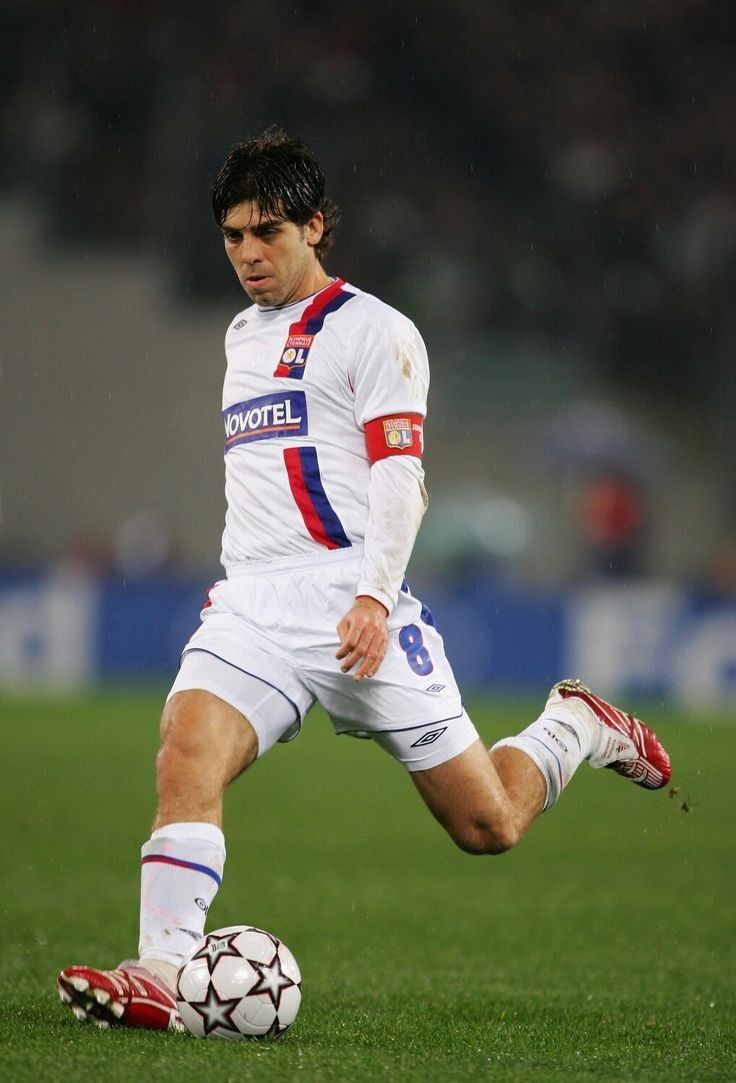 736x1083 Juninho
